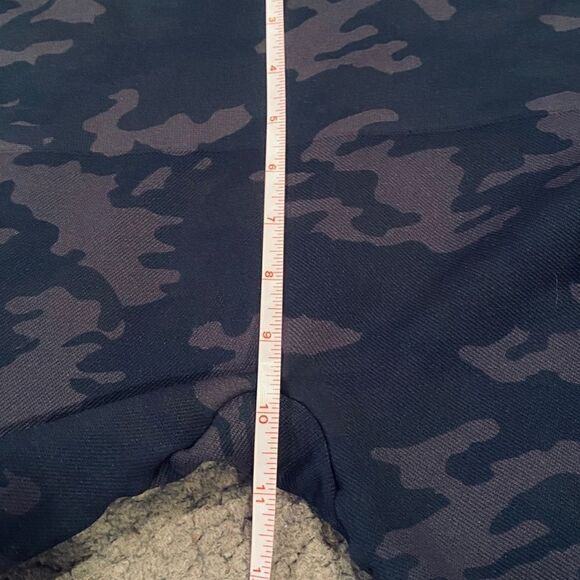 Spanx Camo Leggings Size Large Workout Pants - Picture 6 of 7